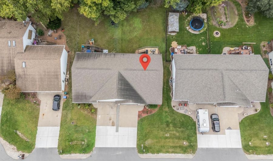 2119 CLOUDVIEW Ct, Appleton, WI 54914 - 3 Beds, 2 Bath