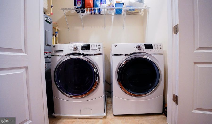 42577 SUNSET RIDGE Sq, Ashburn, VA 20148 - 3 Beds, 3 Bath