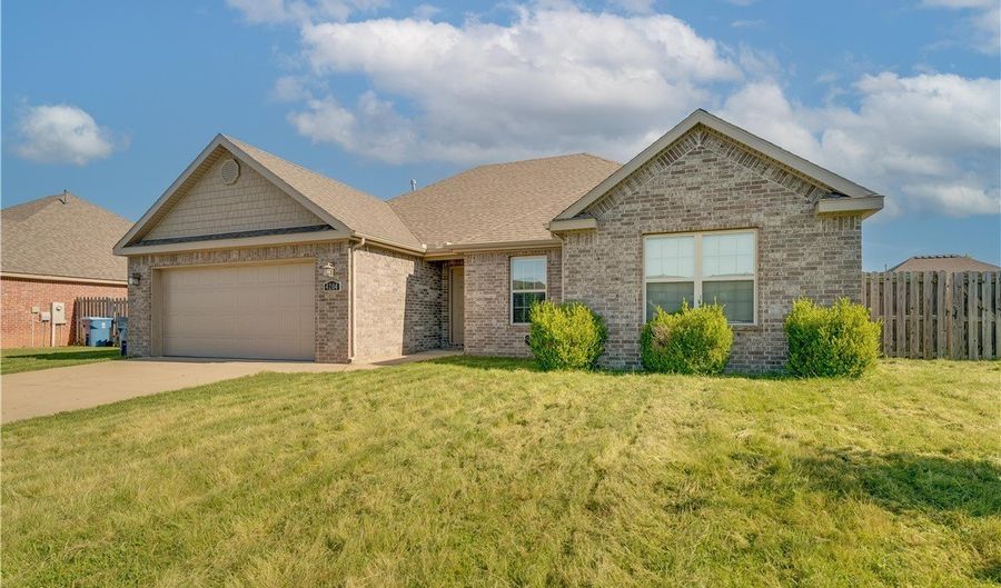 4204 SW Limestone Ave, Bentonville, AR 72712 - 3 Beds, 2 Bath