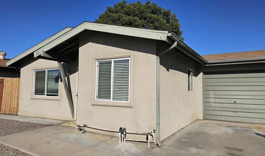 128 N Rose St, Escondido, CA 92027 - 2 Beds, 1 Bath