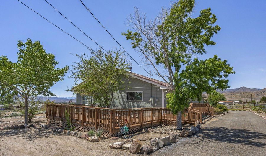 129 Edith Ln, Dayton, NV 89403 - 3 Beds, 3 Bath