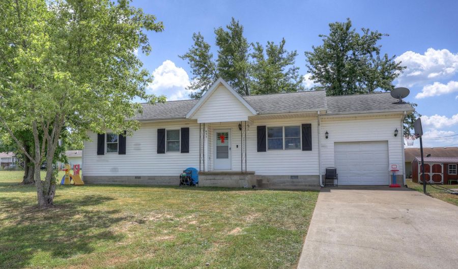 637 W 30th St, Baxter Springs, KS 66713 - 3 Beds, 1 Bath