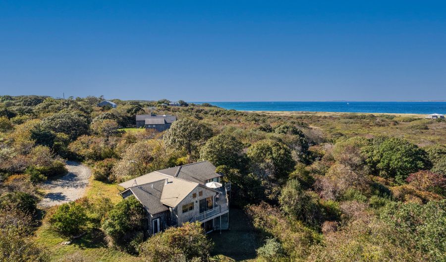 382 Lighthouse Rd, Aquinnah, MA 02535 - 4 Beds, 3 Bath