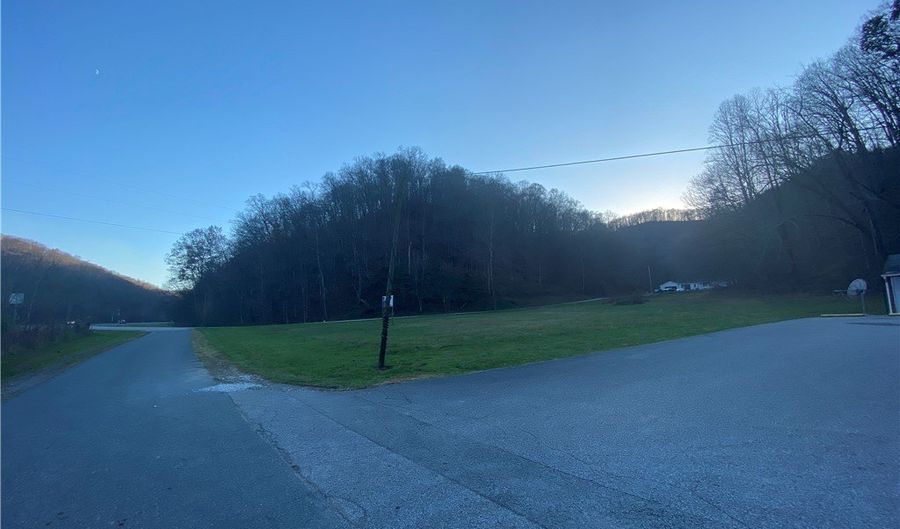 51 Oakmont Dr, Danville, WV 25053 - 0 Beds, 0 Bath