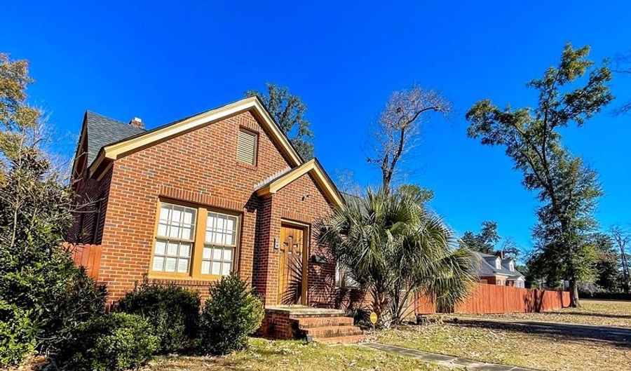 1009 3RD Ave, Albany, GA 31702 - 2 Beds, 2 Bath