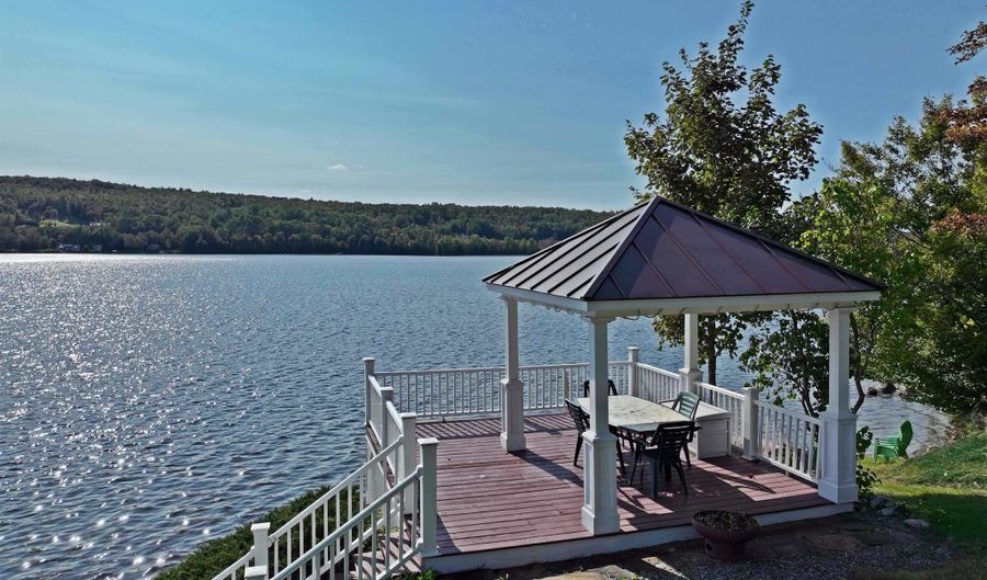 1661 1662 Pageant Park Rd, Barton, VT 05822 - 5 Beds, 5 Bath