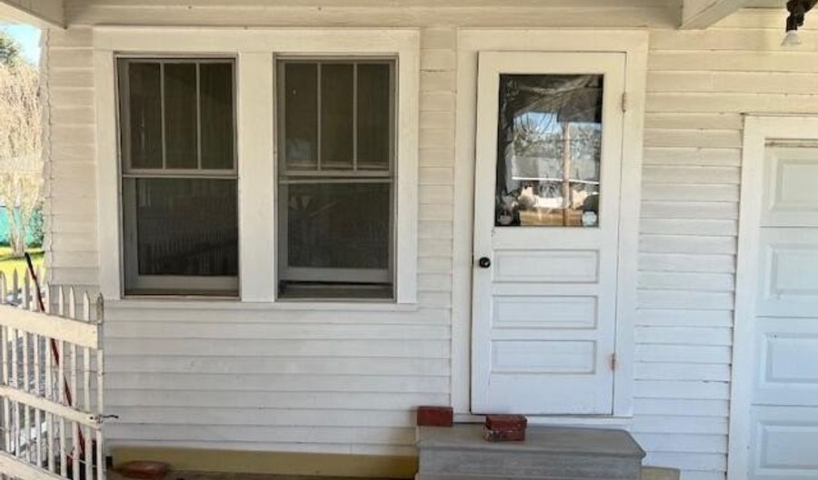 609 Old Kaplan Hwy, Abbeville, LA 70510 - 4 Beds, 3 Bath