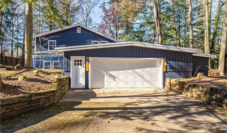 4281 N Forest Ridge Dr, Ashtabula, OH 44004 - 5 Beds, 3 Bath