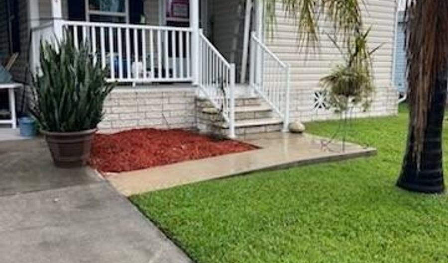 10 E Hampton Dr, Auburndale, FL 33823 - 2 Beds, 2 Bath
