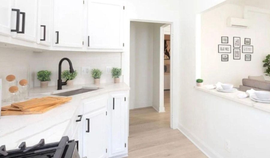 807 PARK Ave 7, Baltimore, MD 21201 - 1 Beds, 1 Bath