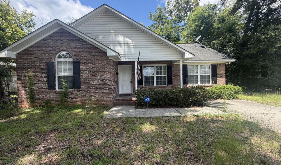 817 Church St, Camden, SC 29020 - 3 Beds, 2 Bath