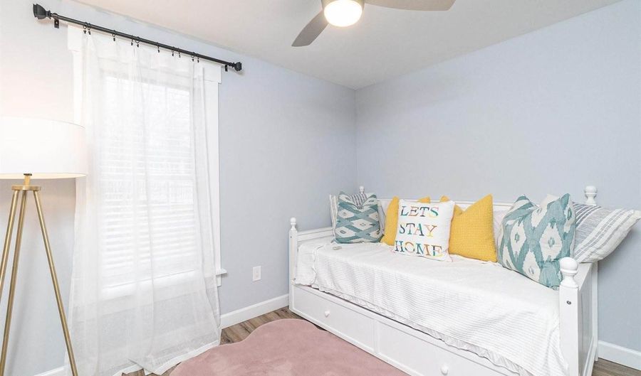 412 1st St, Apex, NC 27502 - 4 Beds, 2 Bath
