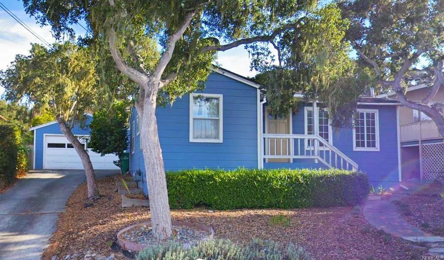 815 W 2nd St, Pacific Grove, CA 93950 - 2 Beds, 1 Bath
