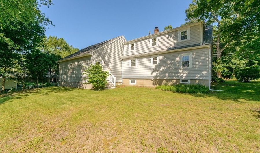16 Rangeway Rd, Billerica, MA 01862 - 4 Beds, 2 Bath
