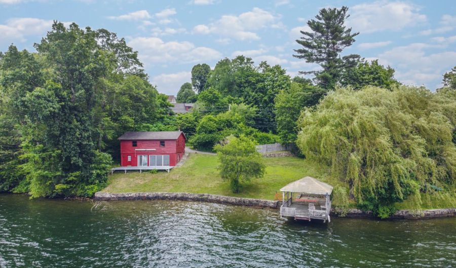 279 Candlewood Lake Rd, Brookfield, CT 06804 - 3 Beds, 3 Bath