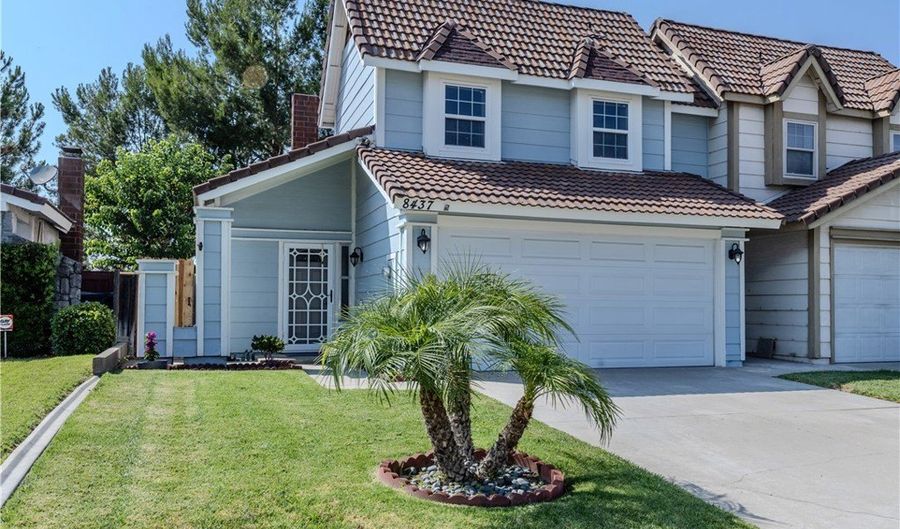 8437 E Amberwood St, Anaheim, CA 92808 - 3 Beds, 3 Bath