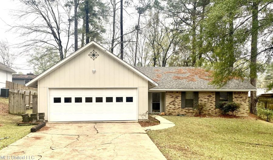 111 Sara Dr, Brandon, MS 39042 - 3 Beds, 2 Bath