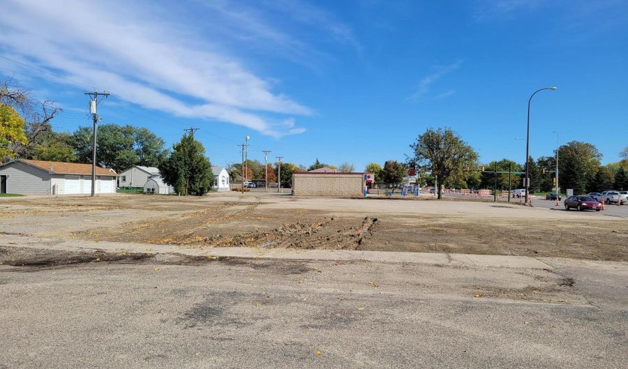 1111 A/1115 SE 6th Ave, Aberdeen, SD 57401 - 0 Beds, 0 Bath