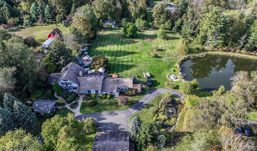 70 Obtuse Hill Rd, Brookfield, CT 06804 - 5 Beds, 5 Bath