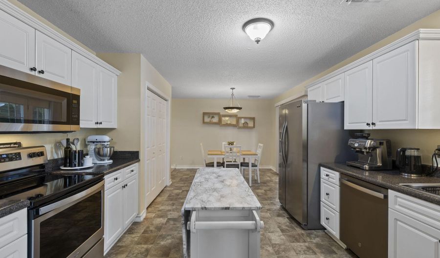 747 Onyx Cir, Boiling Springs, SC 29316 - 4 Beds, 3 Bath