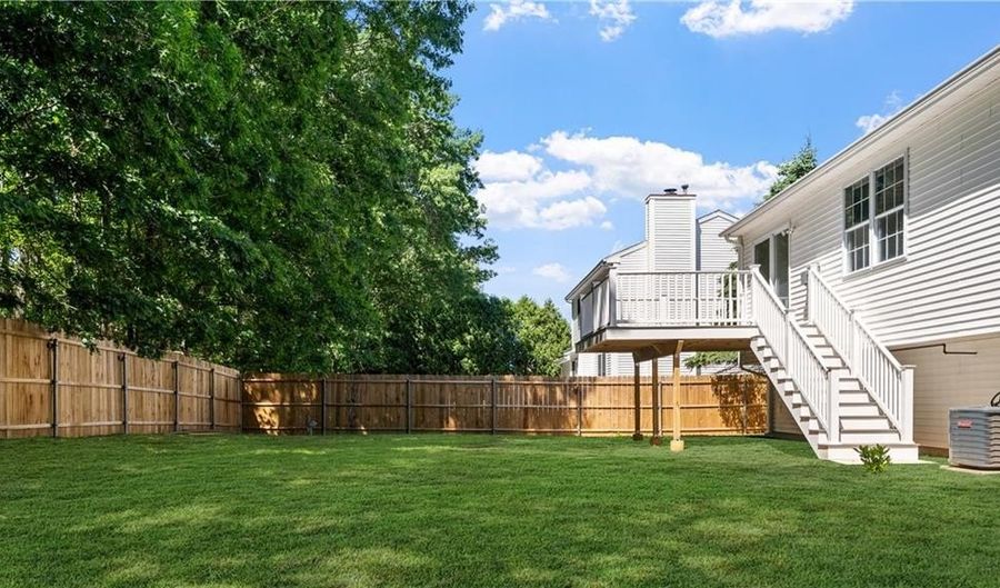 66 Hunters Crossing Dr, Coventry, RI 02816 - 3 Beds, 2 Bath