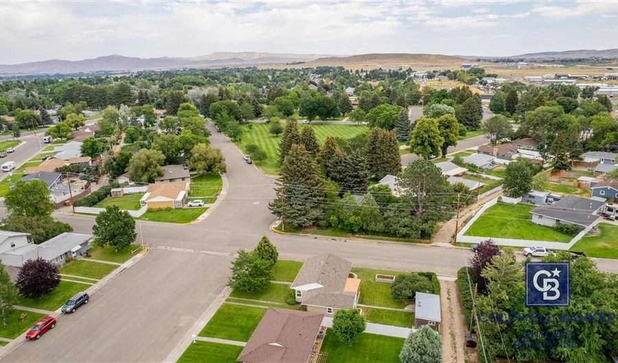 2026 Kerper Blvd, Cody, WY 82414 - 3 Beds, 1 Bath
