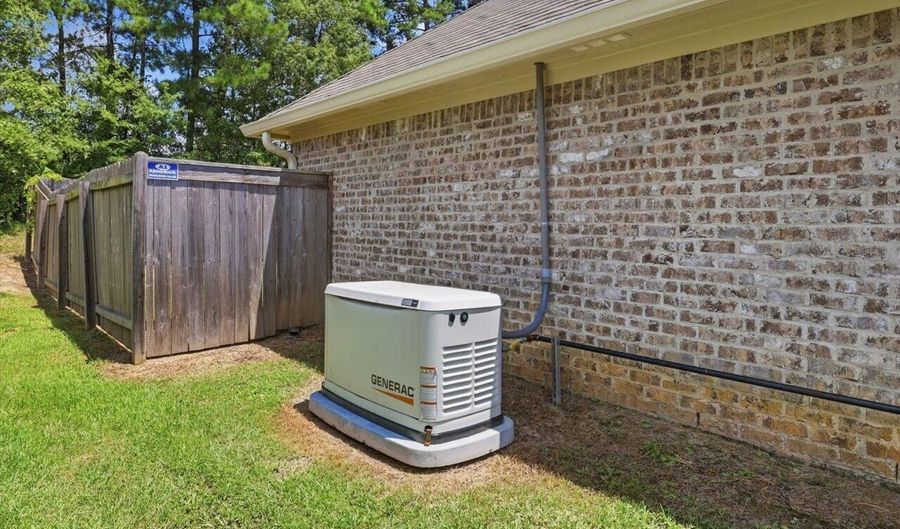 987 Filmore Dr, Brandon, MS 39042 - 3 Beds, 2 Bath