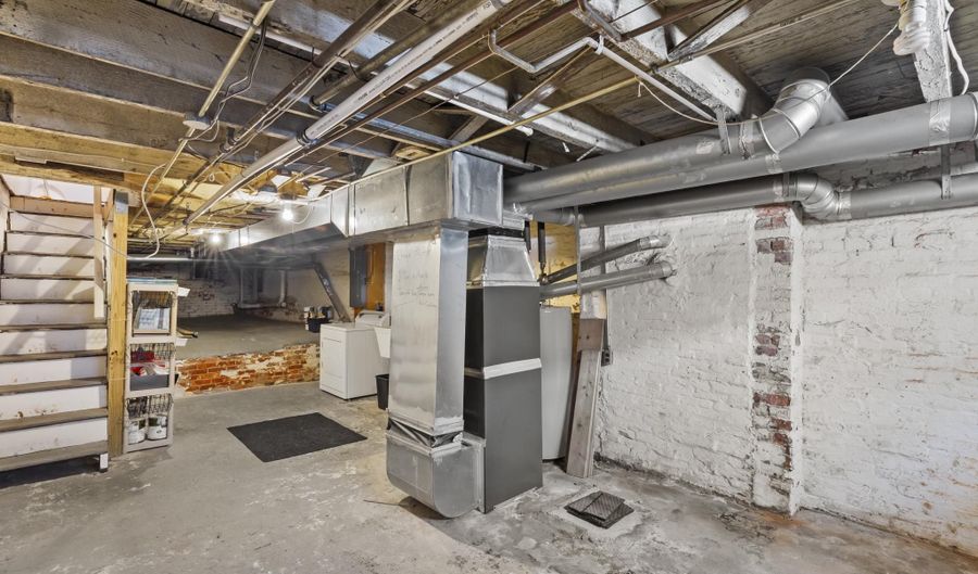 250 S HIGHLAND Ave, Baltimore, MD 21224 - 2 Beds, 2 Bath