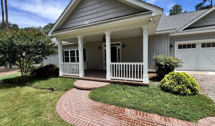 1024 Berkshire Ln, Aiken, SC 29805 - 3 Beds, 3 Bath