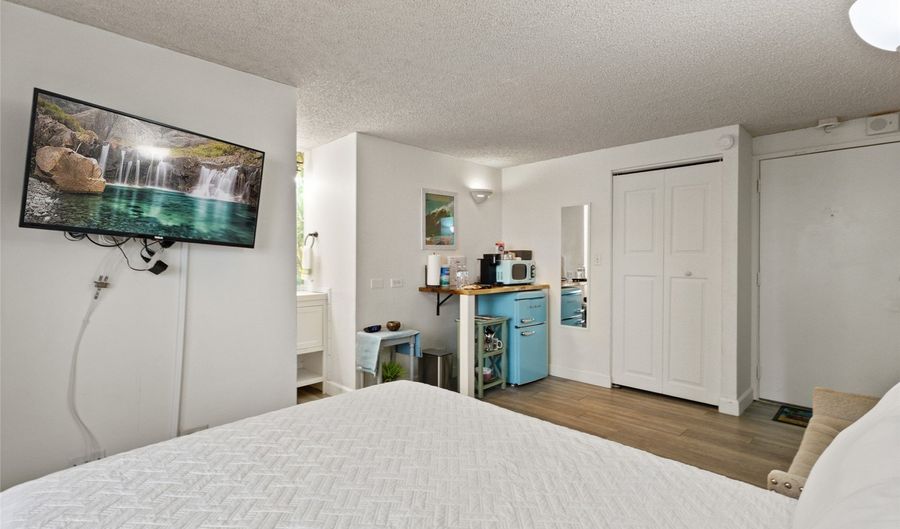 2463 Kuhio Ave 307, Honolulu, HI 96815 - 0 Beds, 1 Bath