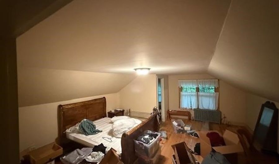 152 Fairview St, Barre, VT 05641 - 2 Beds, 2 Bath
