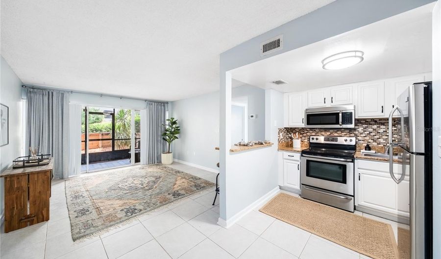 572 ORANGE Dr 57, Altamonte Springs, FL 32701 - 1 Beds, 1 Bath