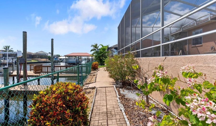 830 GOLF ISLAND Dr, Apollo Beach, FL 33572 - 4 Beds, 3 Bath