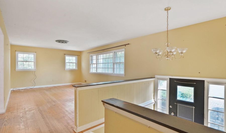 306 N MADISON St, Arlington, VA 22203 - 4 Beds, 3 Bath