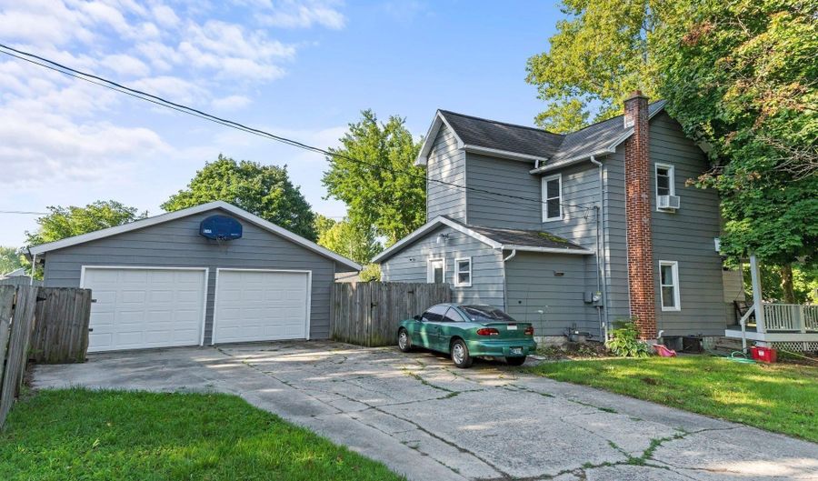 1002 S Van Buren St, Auburn, IN 46706 - 4 Beds, 2 Bath