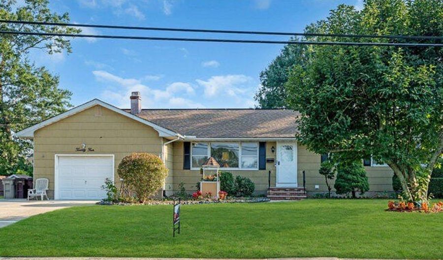 24 Woodland Rd, Bayville, NJ 08721 - 3 Beds, 3 Bath