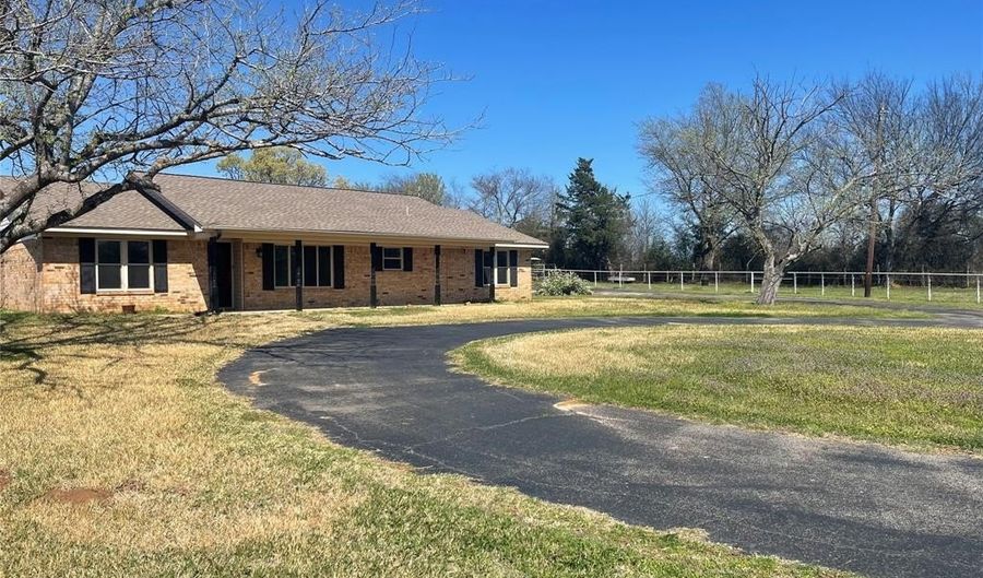 1624 County Road 1560, Alba, TX 75410 - 5 Beds, 2 Bath