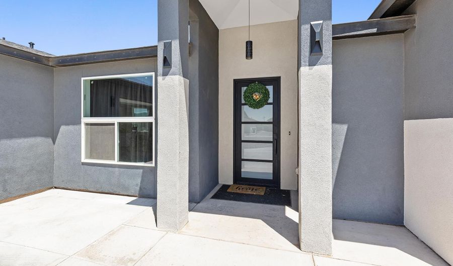 389 Bandolier, Alamogordo, NM 88310 - 4 Beds, 2 Bath