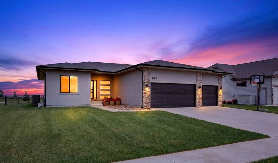 3817 NW Beechwood St, Ankeny, IA 50023 - 4 Beds, 3 Bath