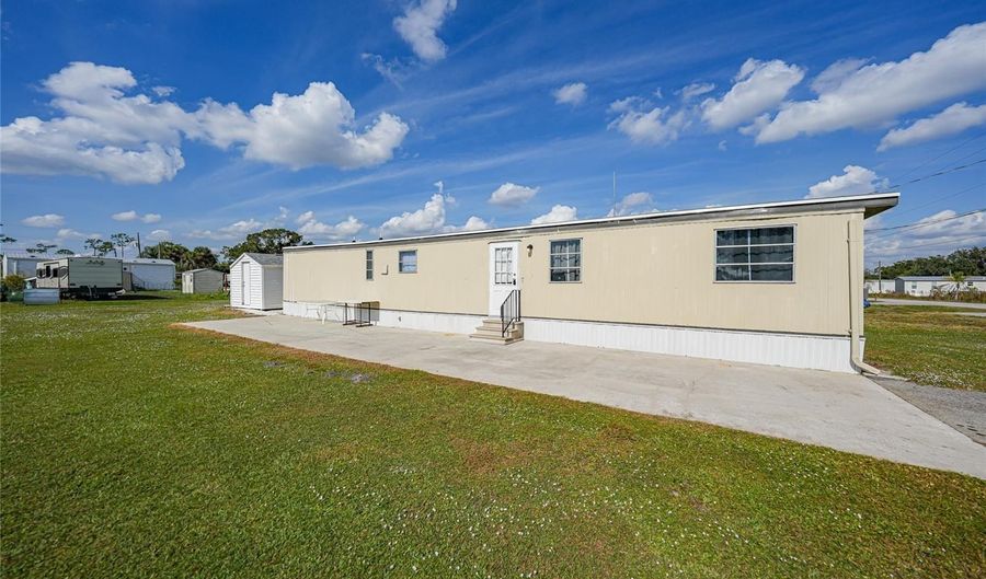 11187 SW CRENSHAW Ave, Arcadia, FL 34269 - 2 Beds, 2 Bath