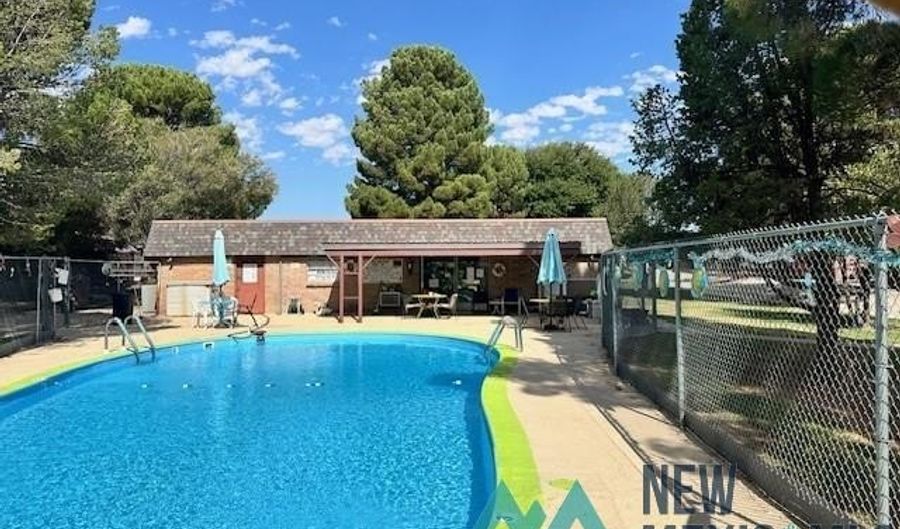 2200 W Pierce # 5c St, Carlsbad, NM 88220 - 2 Beds, 2 Bath