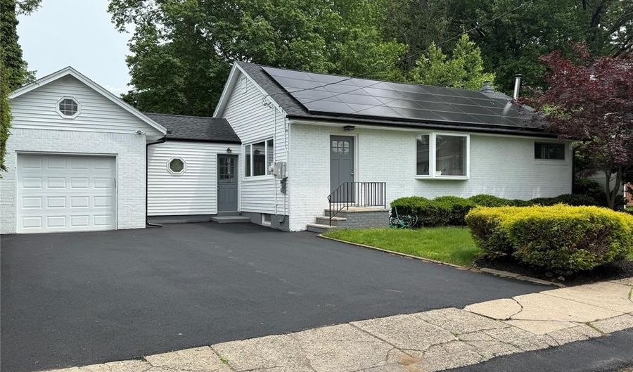 41 Woods Ave, Bergenfield, NJ 07621 - 3 Beds, 2 Bath