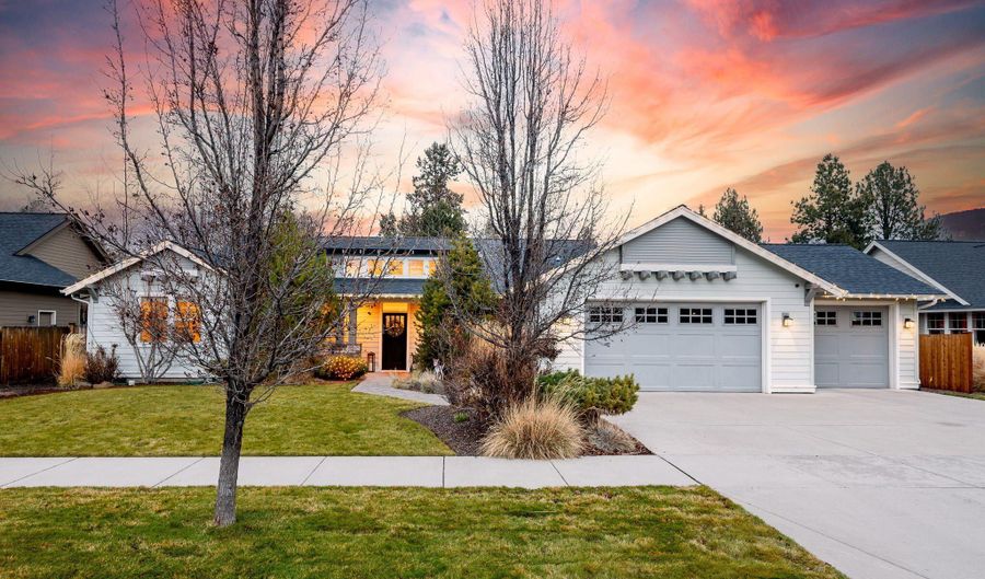 20382 Penhollow Ln, Bend, OR 97702 - 3 Beds, 3 Bath