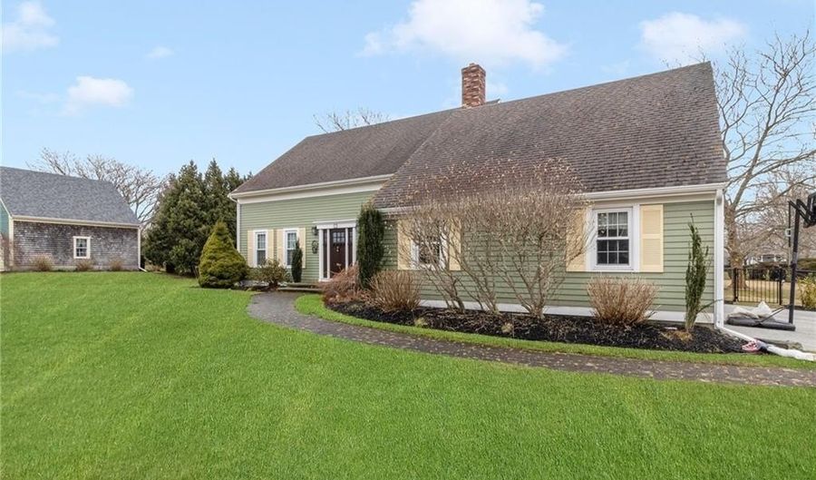 53 River Run Rd, Middletown, RI 02842 - 3 Beds, 3 Bath