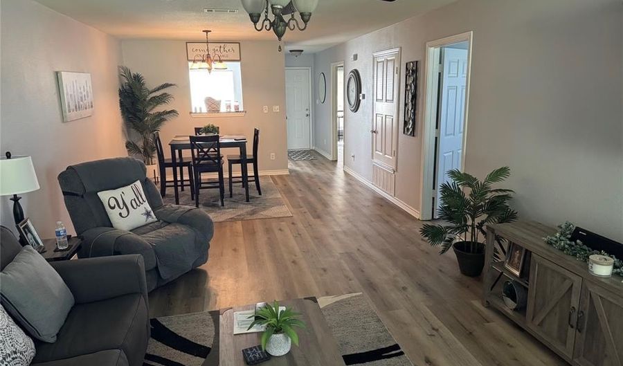 914-916 S Interurban St, Anna, TX 75409 - 2 Beds, 2 Bath