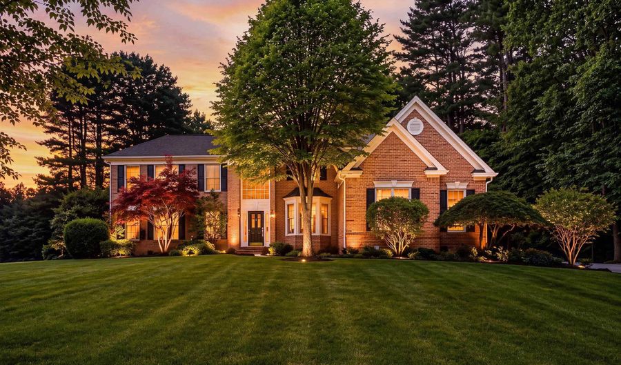 33 Marston Rd, Bedford, NH 03110 - 6 Beds, 6 Bath