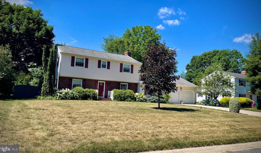 134 S FAIRFIELD Dr, Dover, DE 19901 - 4 Beds, 3 Bath