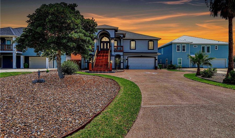 113 Bay Ct, Aransas Pass, TX 78336 - 3 Beds, 3 Bath