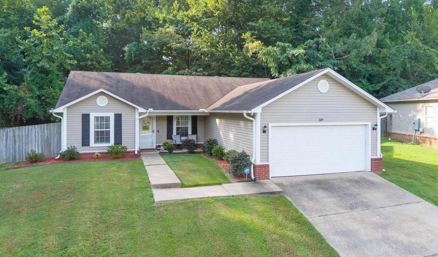 509 Sharon Oaks Ct, Benton, AR 72019 - 3 Beds, 2 Bath