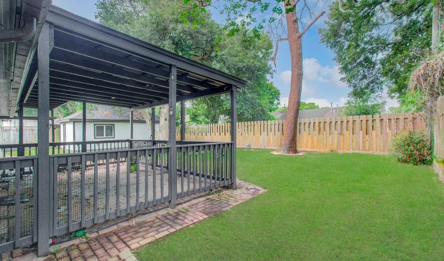 2708 Tallow St, Alvin, TX 77511 - 3 Beds, 2 Bath